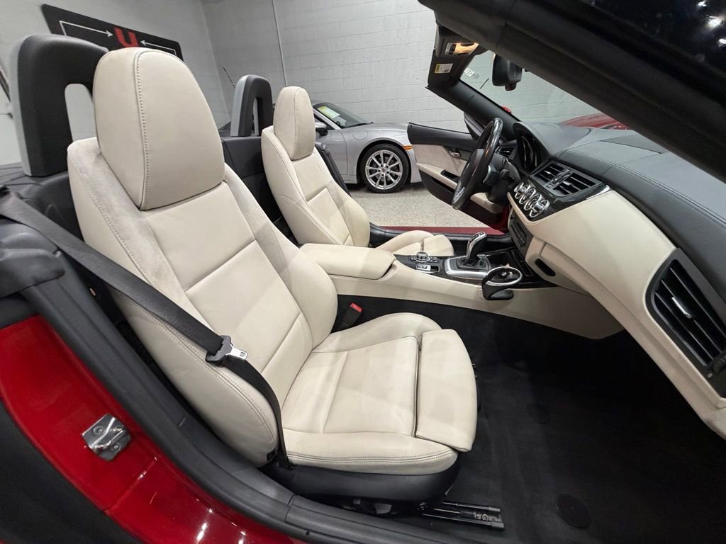 Used 2010 BMW Z4 sDrive35i image 39