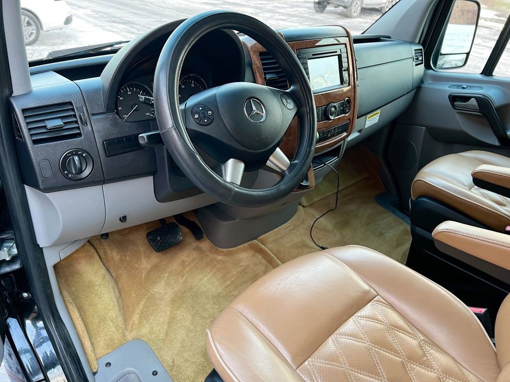 Used 2015 Mercedes-Benz Sprinter 2500 image 9
