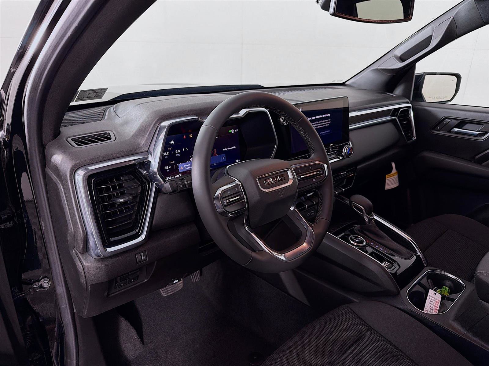 New 2025 GMC Canyon Elevation w/ Convenience Package image 9