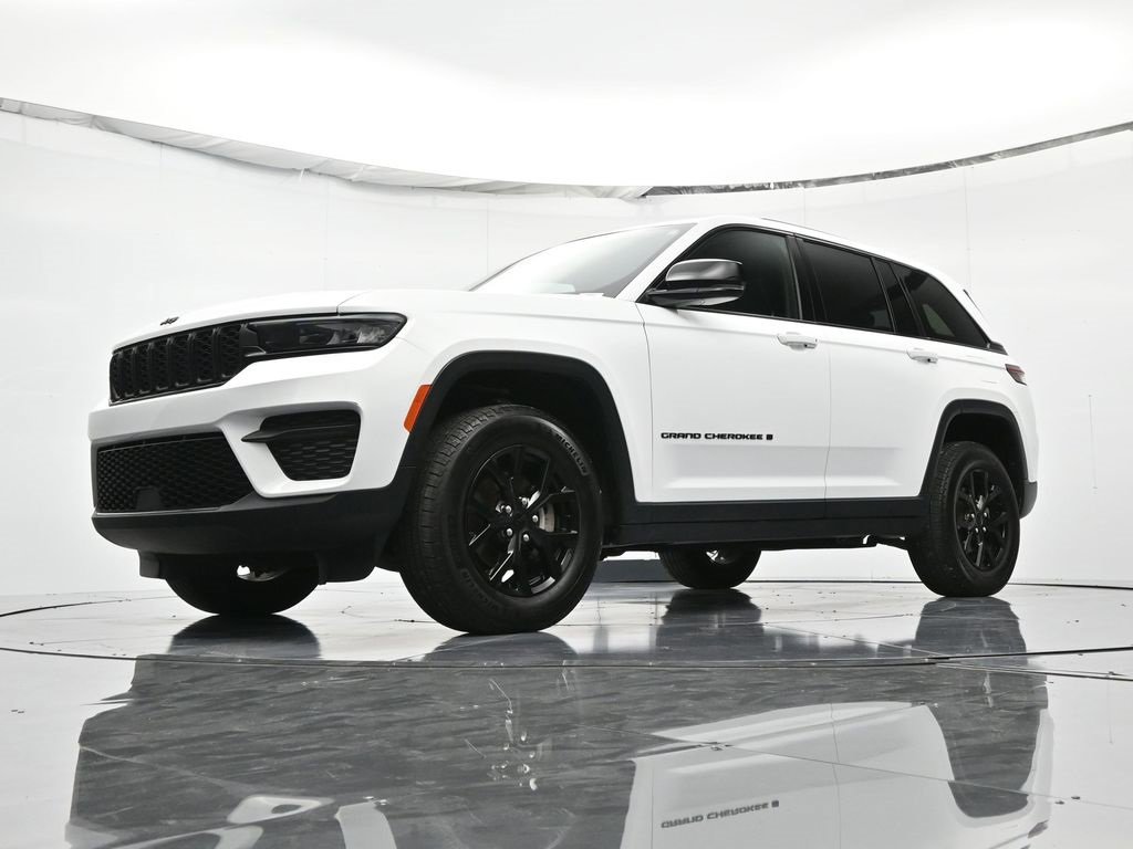 Certified 2024 Jeep Grand Cherokee Altitude image 45