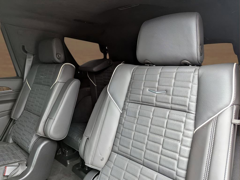 Used 2024 Cadillac Escalade Sport Platinum w/ LPO, ONYX Package image 28