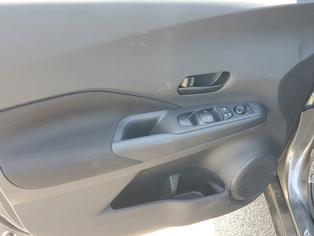 New 2025 Nissan Kicks Play S FWD image 18