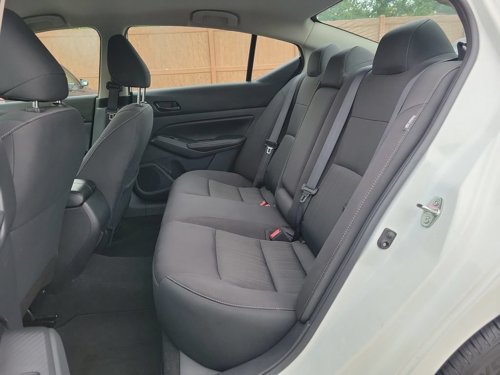 Used 2025 Nissan Altima 2.5 SV FWD image 14