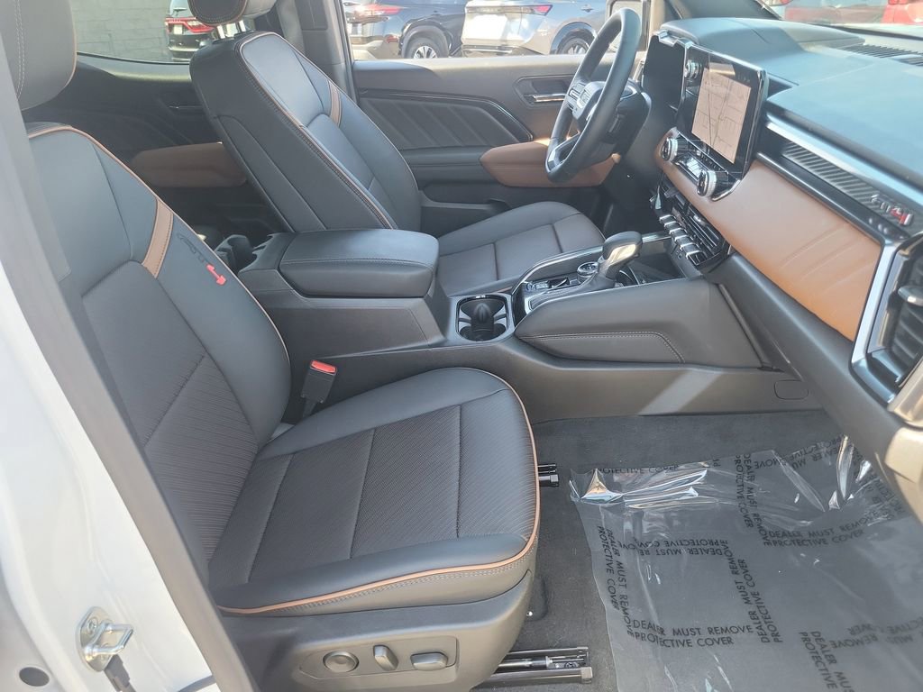 Used 2025 GMC Canyon AT4 w/ Nightfall Edition AWD/4WD image 19