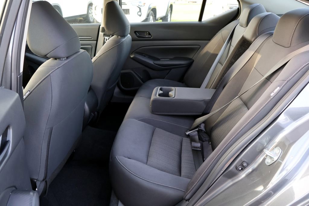 Used 2025 Nissan Altima 2.5 SV FWD image 22