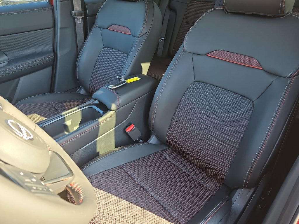 New 2026 Nissan Kicks SR w/ SR Premium Package FWD image 18
