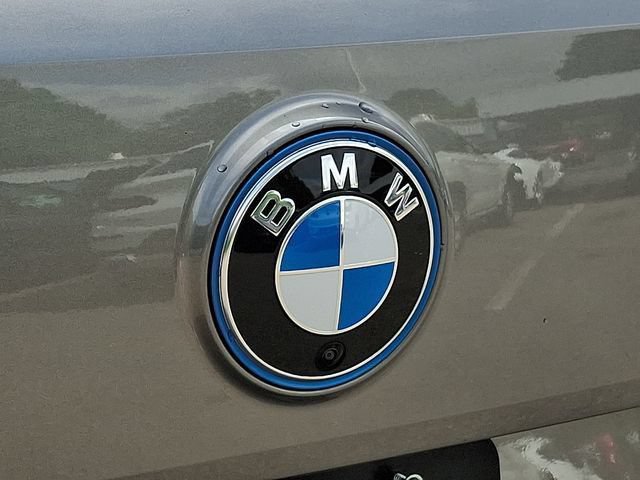 Used 2023 BMW iX xDrive50 w/ Sport Package AWD/4WD image 39