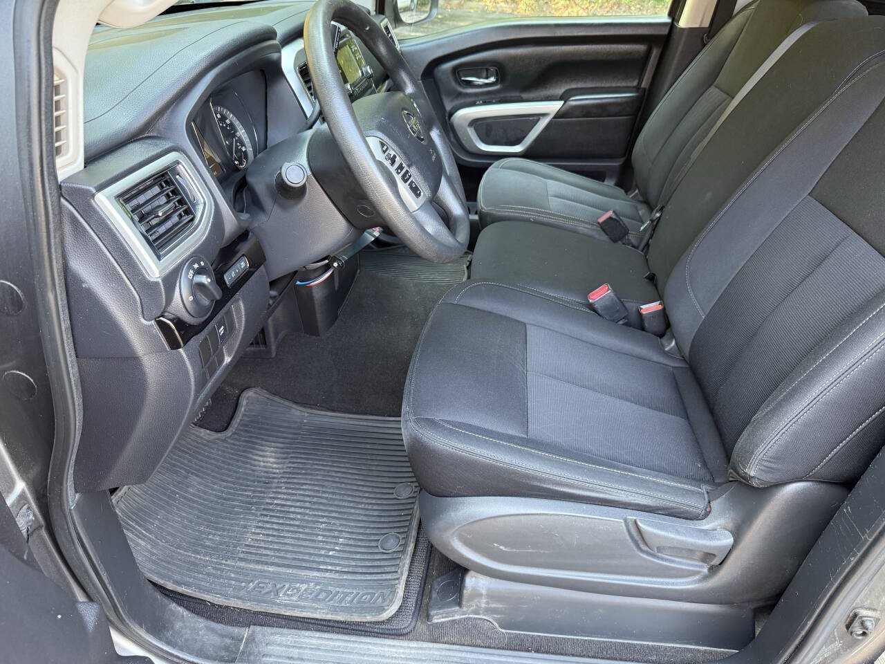 Used 2017 Nissan Titan SV RWD image 15