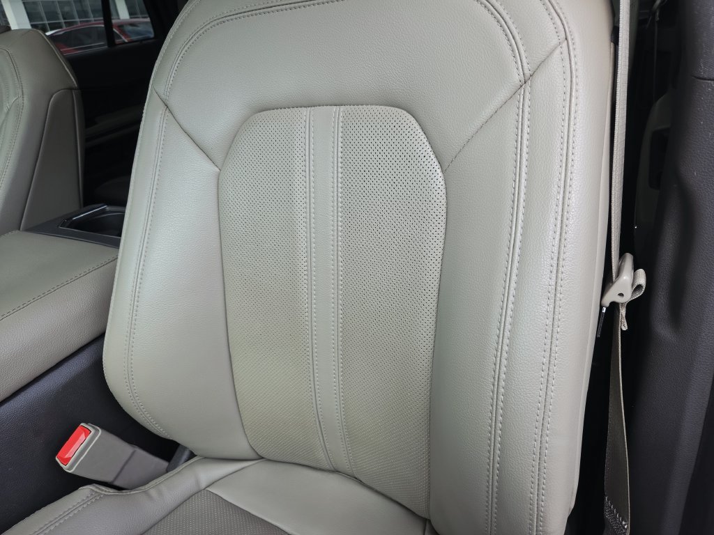 Used 2021 Ford Expedition Max Limited RWD image 15