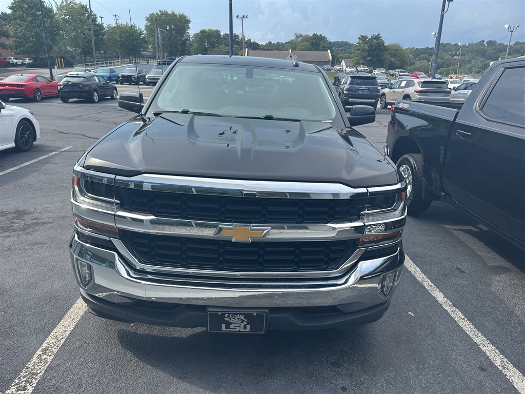 Used 2018 Chevrolet Silverado 1500 LT w/ All Star Edition RWD image 2