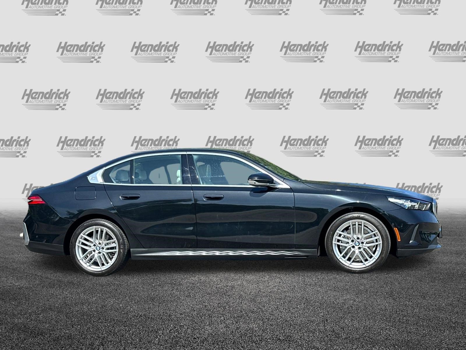 Used 2025 BMW 540i xDrive w/ Premium Package AWD/4WD image 3