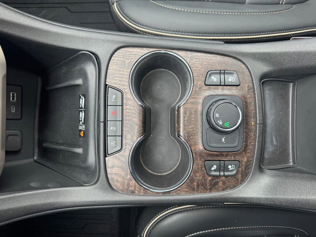 Used 2022 GMC Acadia Denali w/ Black Diamond Edition FWD image 34