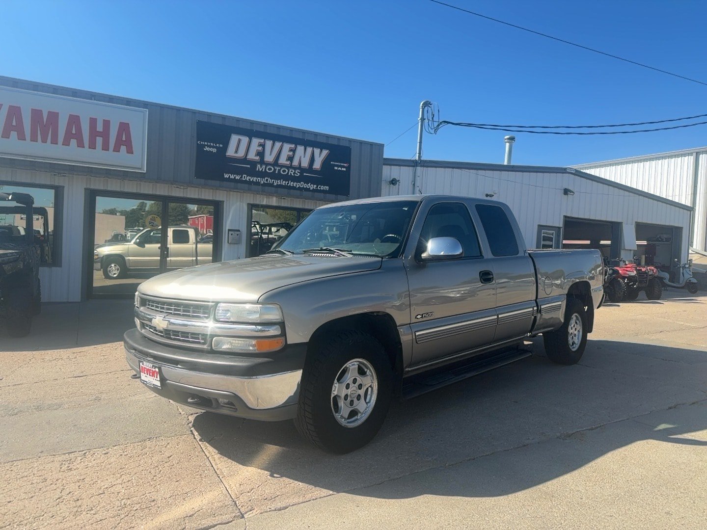 Used 2002 Chevrolet Silverado 1500 LS w/ Off-Road Pkg AWD/4WD image 2