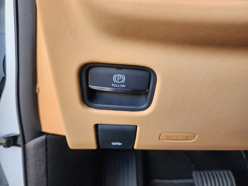 Used 2023 Jeep Grand Cherokee L Summit AWD/4WD image 31