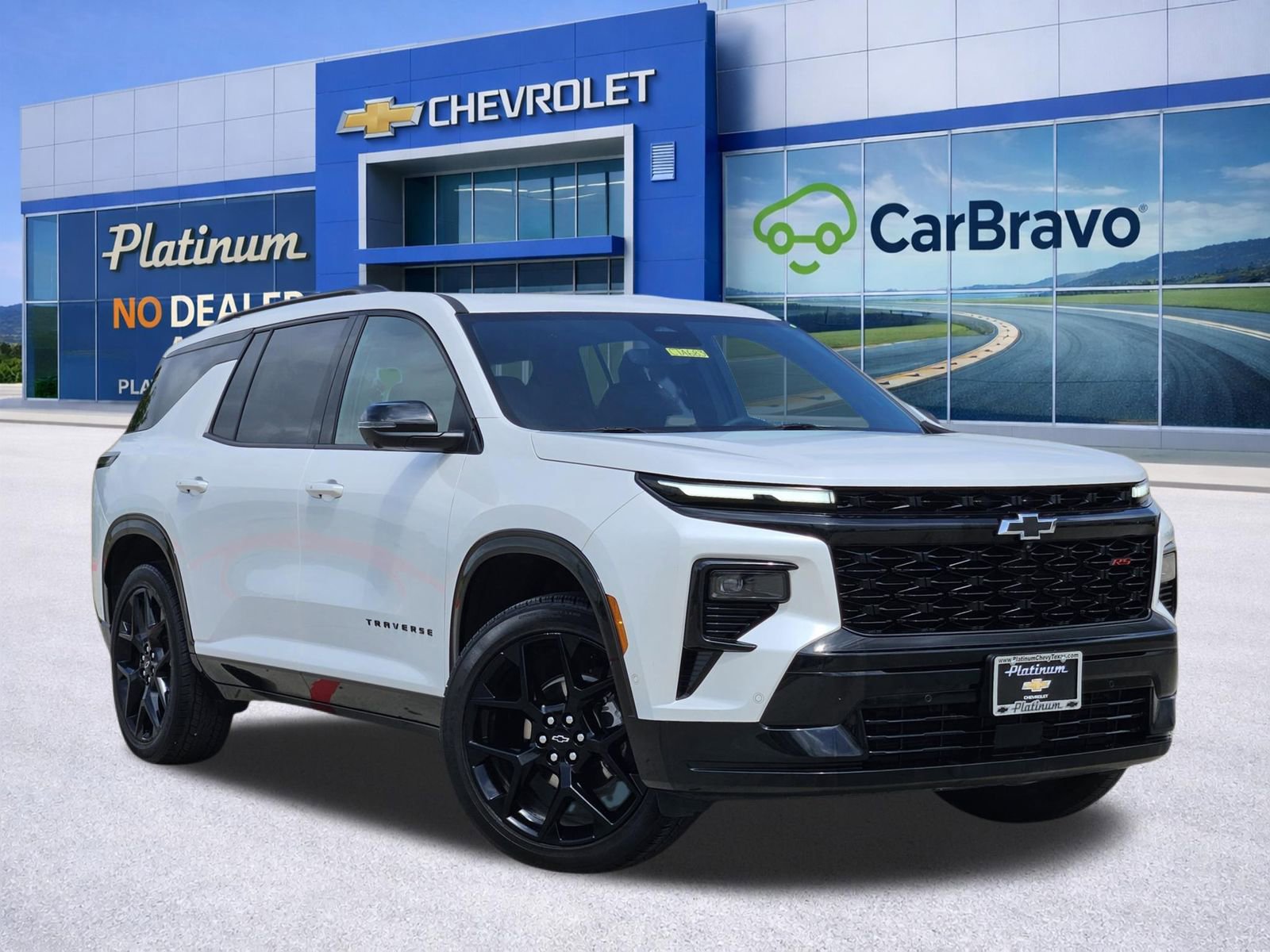 Certified 2024 Chevrolet Traverse RS w/ LPO, Floor Liner Package image 1