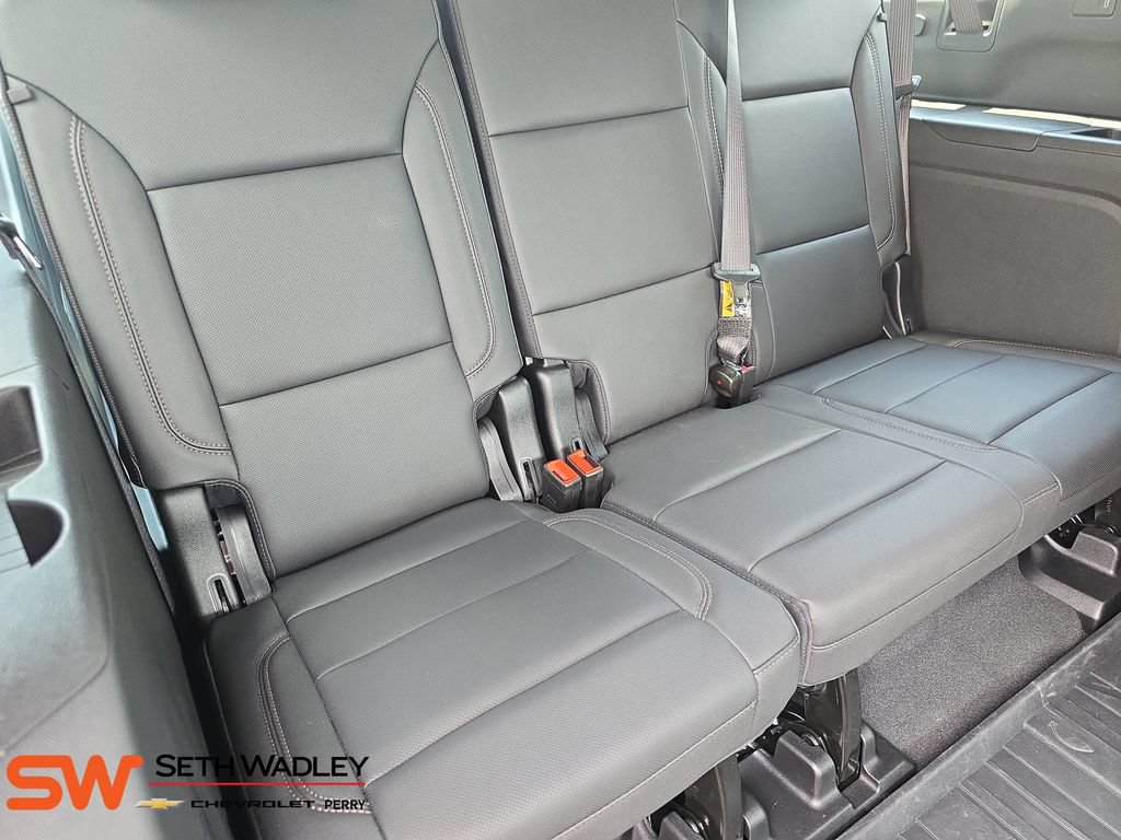 New 2026 Chevrolet Suburban High Country AWD/4WD image 12