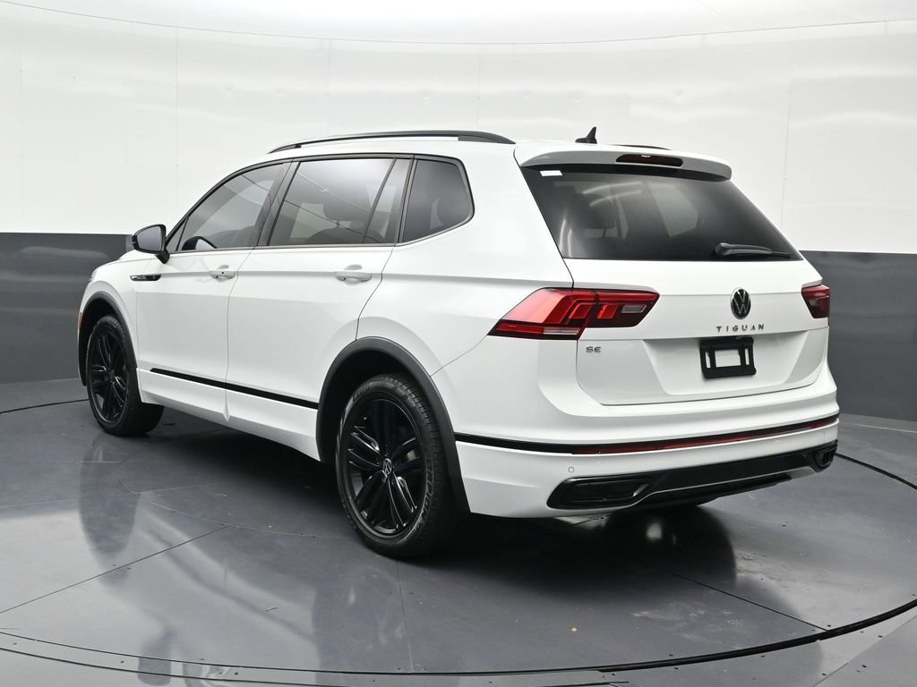 Used 2022 Volkswagen Tiguan SE R-Line image 3