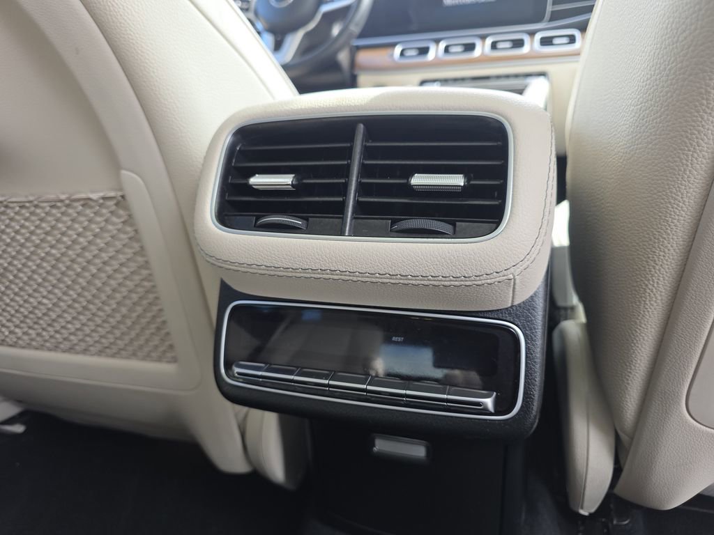 Used 2022 Mercedes-Benz GLS 450 4MATIC image 36