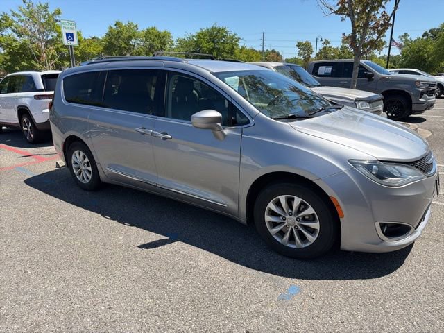 Used 2019 Chrysler Pacifica Touring-L image 25