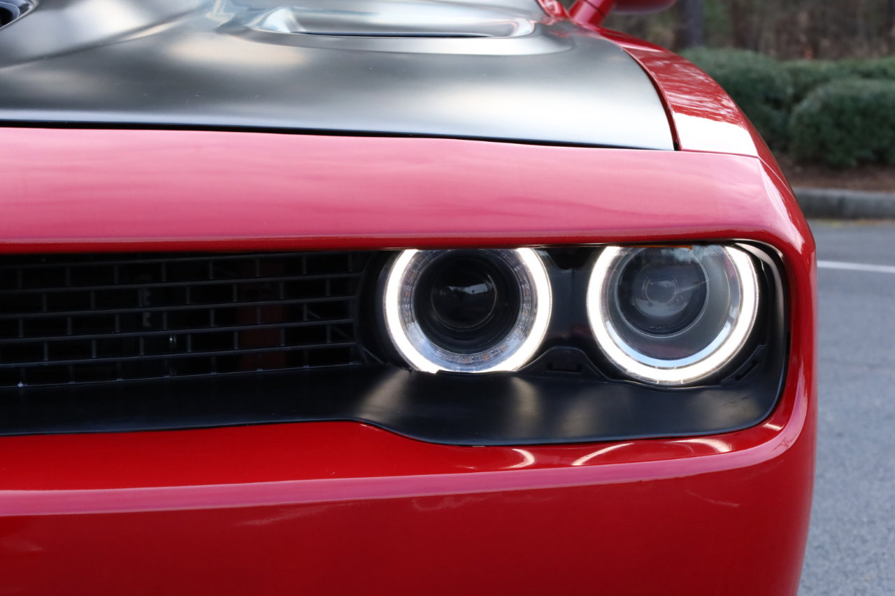 Used 2016 Dodge Challenger SRT w/ Technology Group image 20