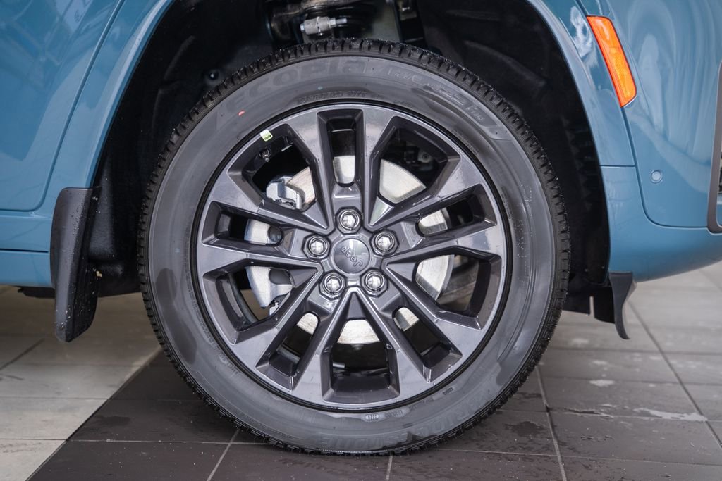 New 2026 Jeep Grand Cherokee L Limited AWD/4WD image 17