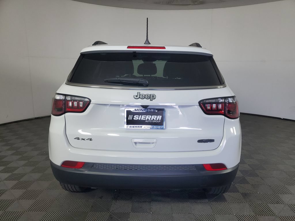 Used 2025 Jeep Compass Latitude AWD/4WD image 5