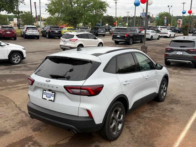 Used 2025 Ford Escape ST-Line FWD image 3