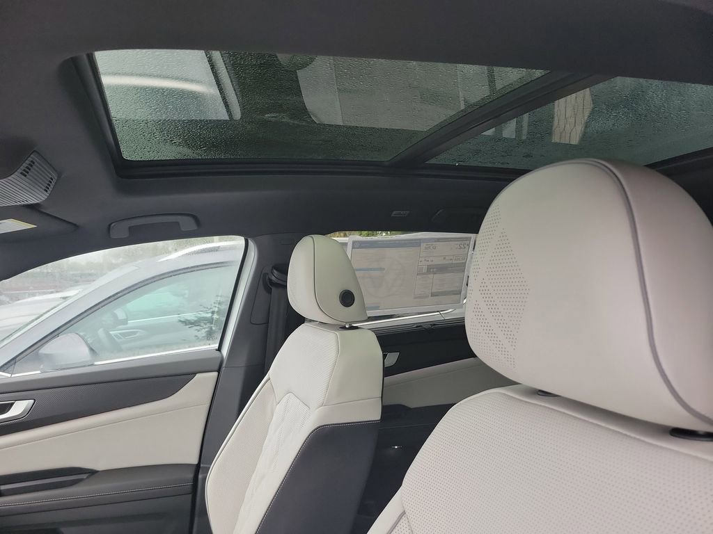 New 2026 Volkswagen Atlas Cross Sport SEL Premium R-Line image 8