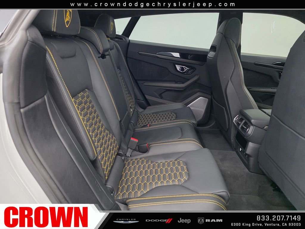 Used 2022 Lamborghini Urus AWD/4WD image 21