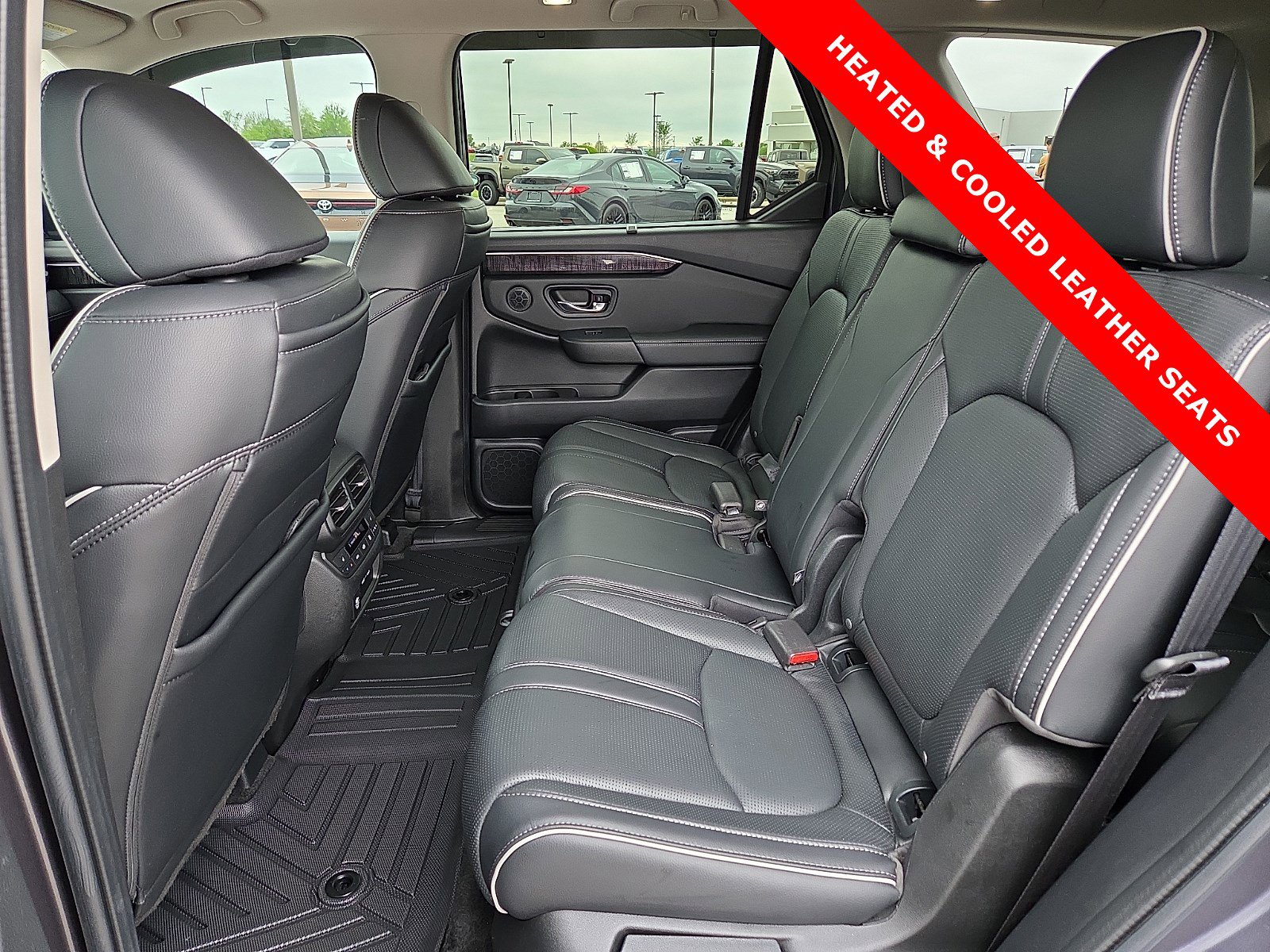 Used 2023 Honda Pilot Elite image 11