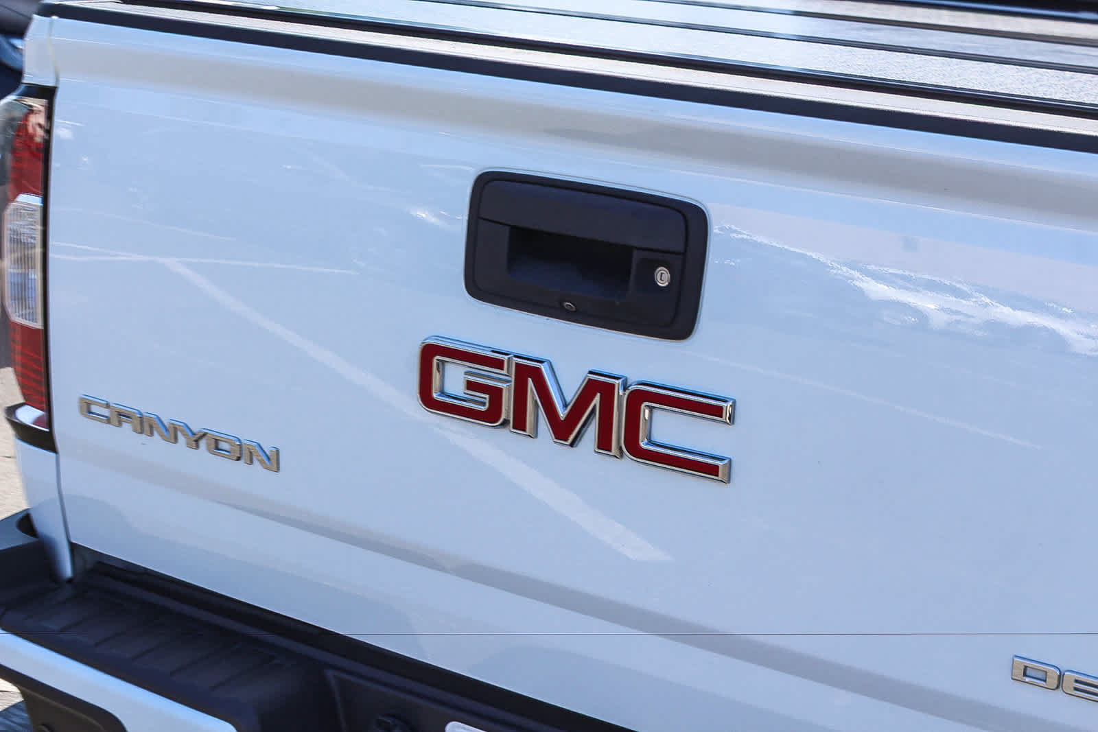 Used 2020 GMC Canyon Denali AWD/4WD image 9