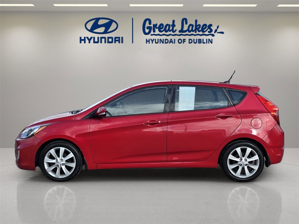 Used 2013 Hyundai Accent SE image 2