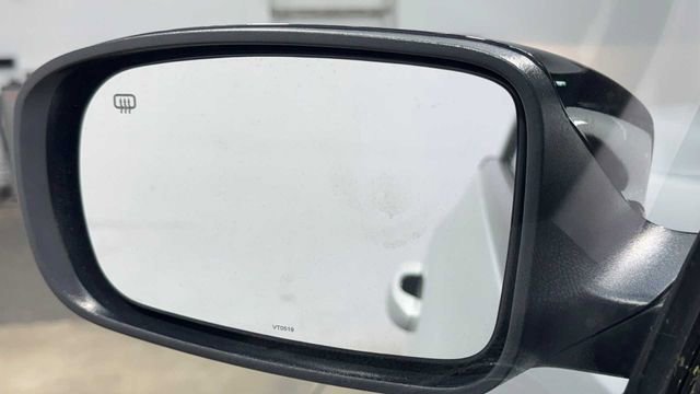 Used 2019 Chrysler 300 Touring w/ Sport Appearance Package image 12