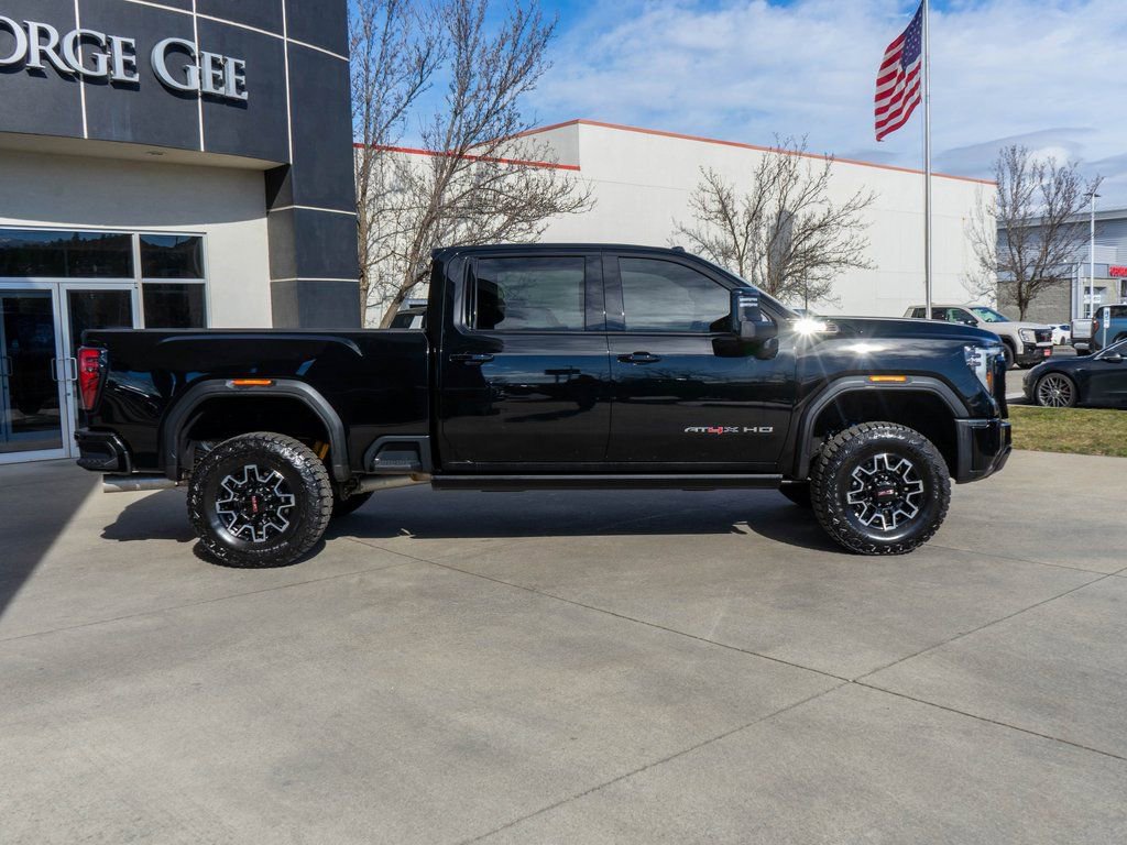 Used 2025 GMC Sierra 2500 AT4X image 8