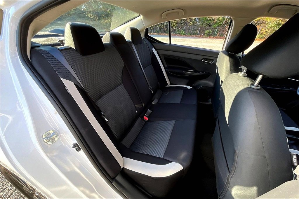 Used 2022 Nissan Versa SV image 22