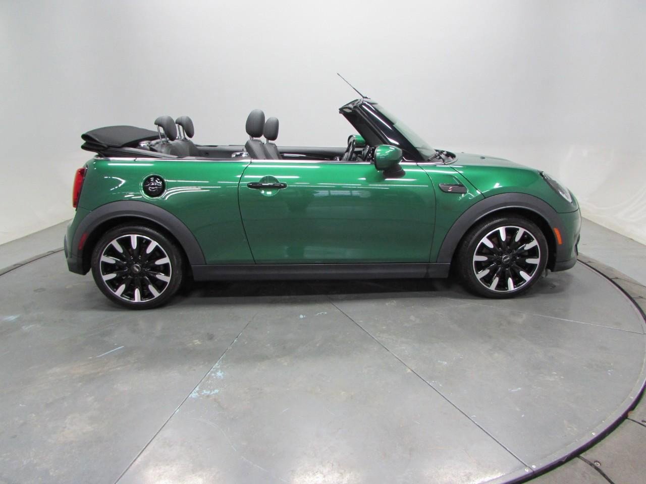 Used 2022 MINI Cooper S w/ Premium Package image 16