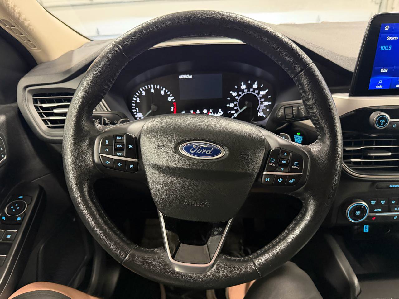 Used 2020 Ford Escape SEL image 38