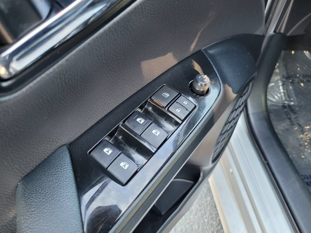 Used 2017 Toyota Prius Prime Advanced w/ Carpet Mat Package FWD image 26