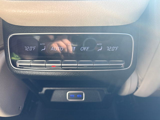 Used 2024 Mercedes-Benz GLS 450 4MATIC image 18