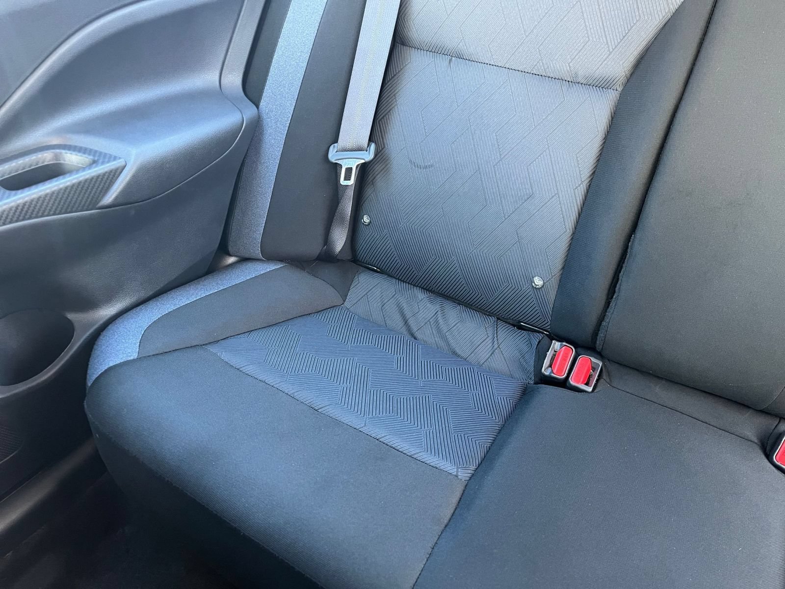 Used 2025 Nissan Versa SV FWD image 34