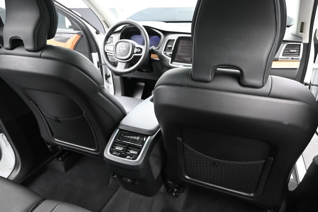 Used 2023 Volvo XC90 B6 Plus AWD/4WD image 21
