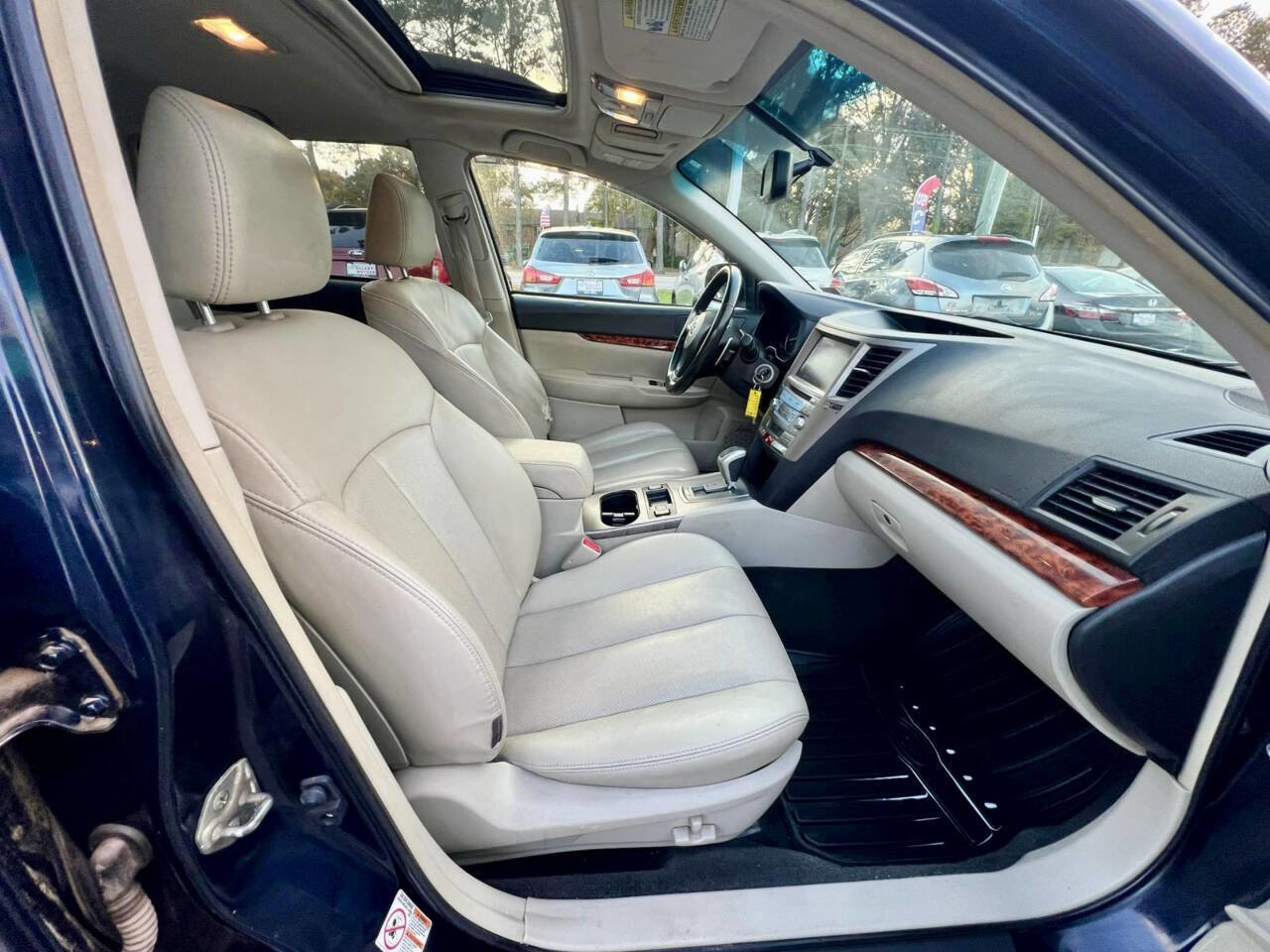 Used 2012 Subaru Outback 2.5i Limited image 10