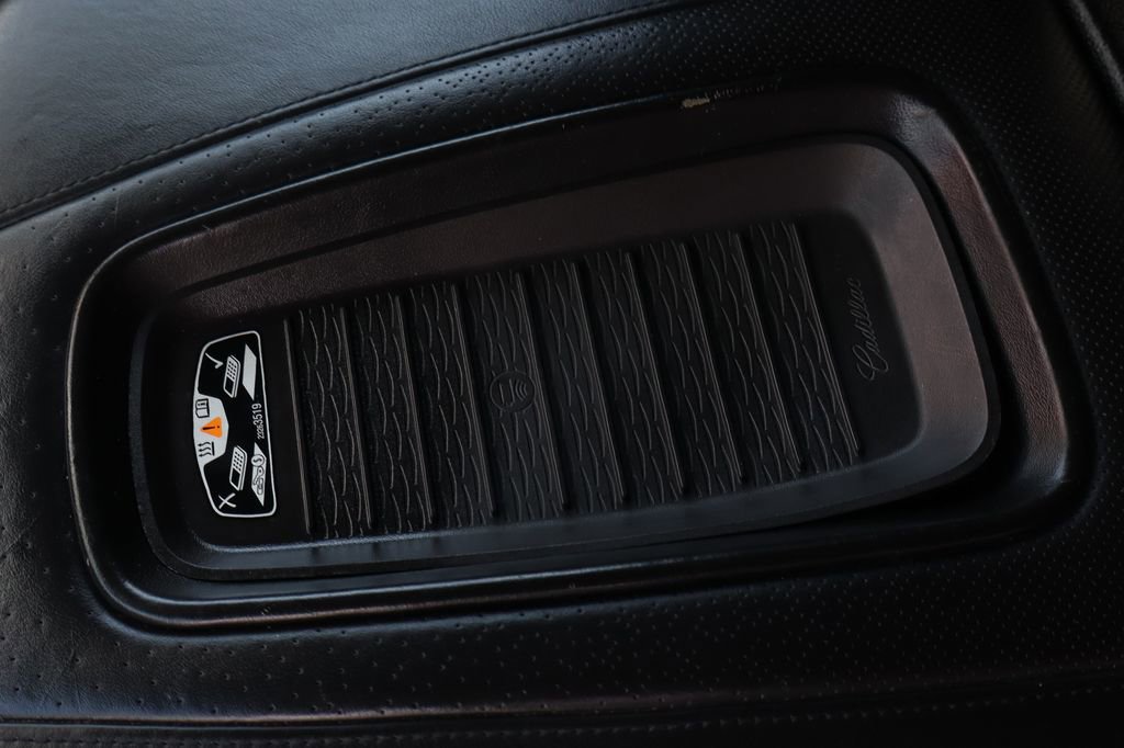 Used 2018 Cadillac Escalade ESV Platinum image 44