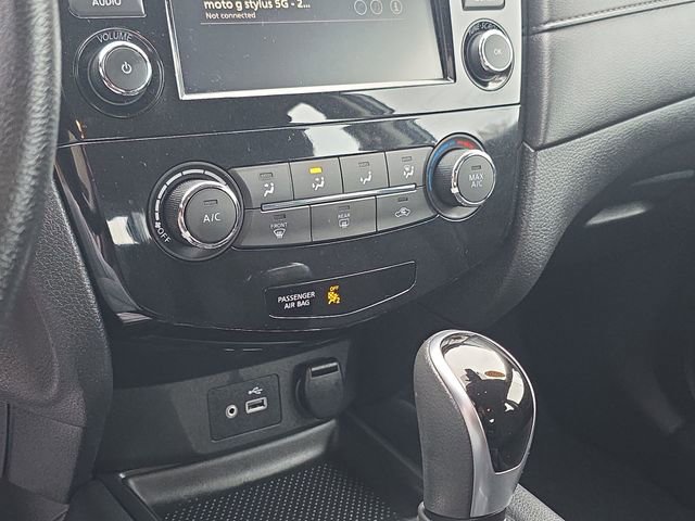 Certified 2020 Nissan Rogue S image 19