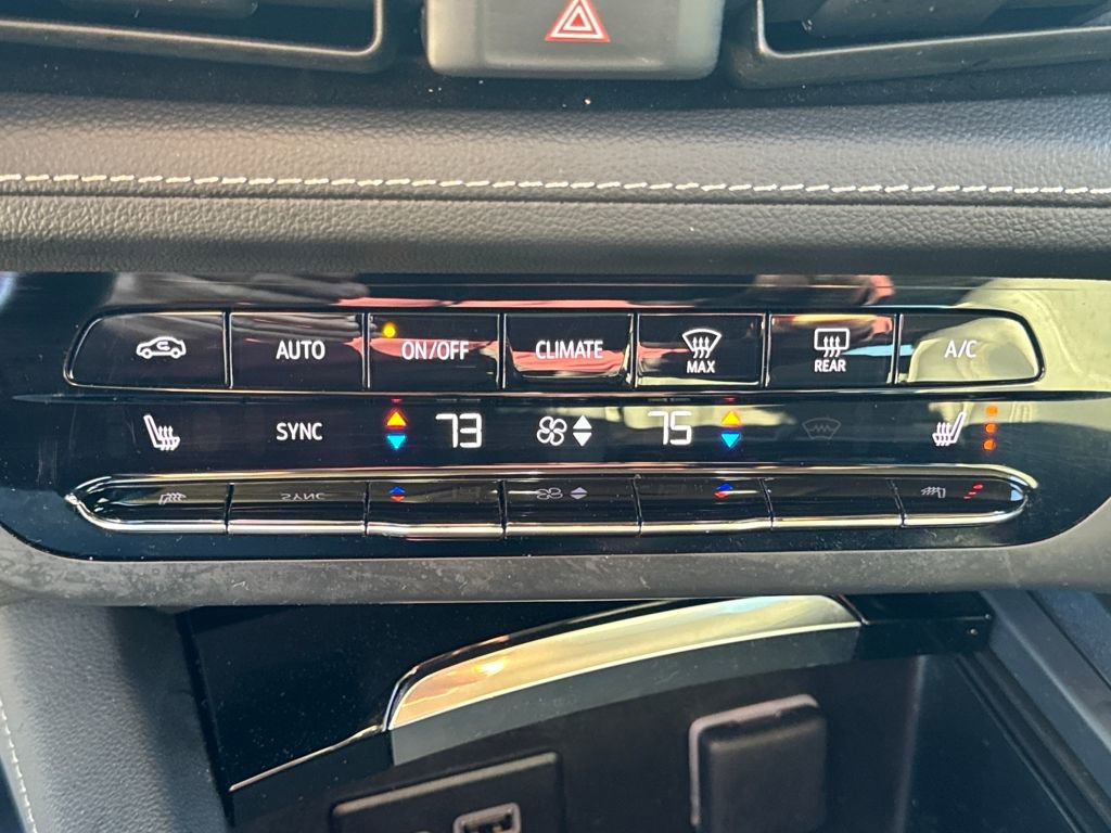 Used 2023 Buick Envision Essence image 19