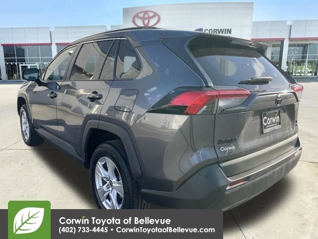 Used 2021 Toyota RAV4 XLE w/ Convenience Package image 3