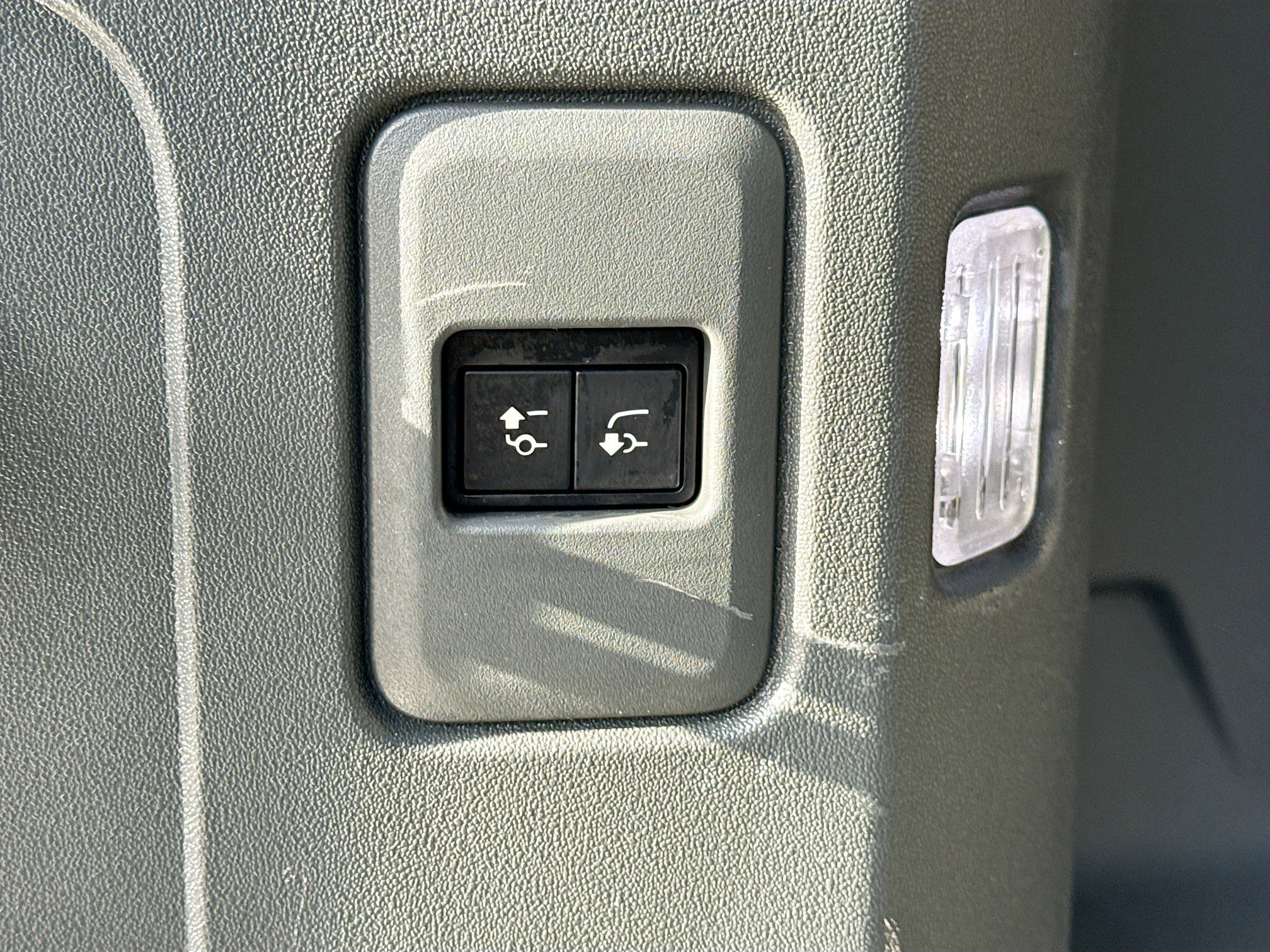 Certified 2022 Land Rover Defender 110 XS Edition image 13