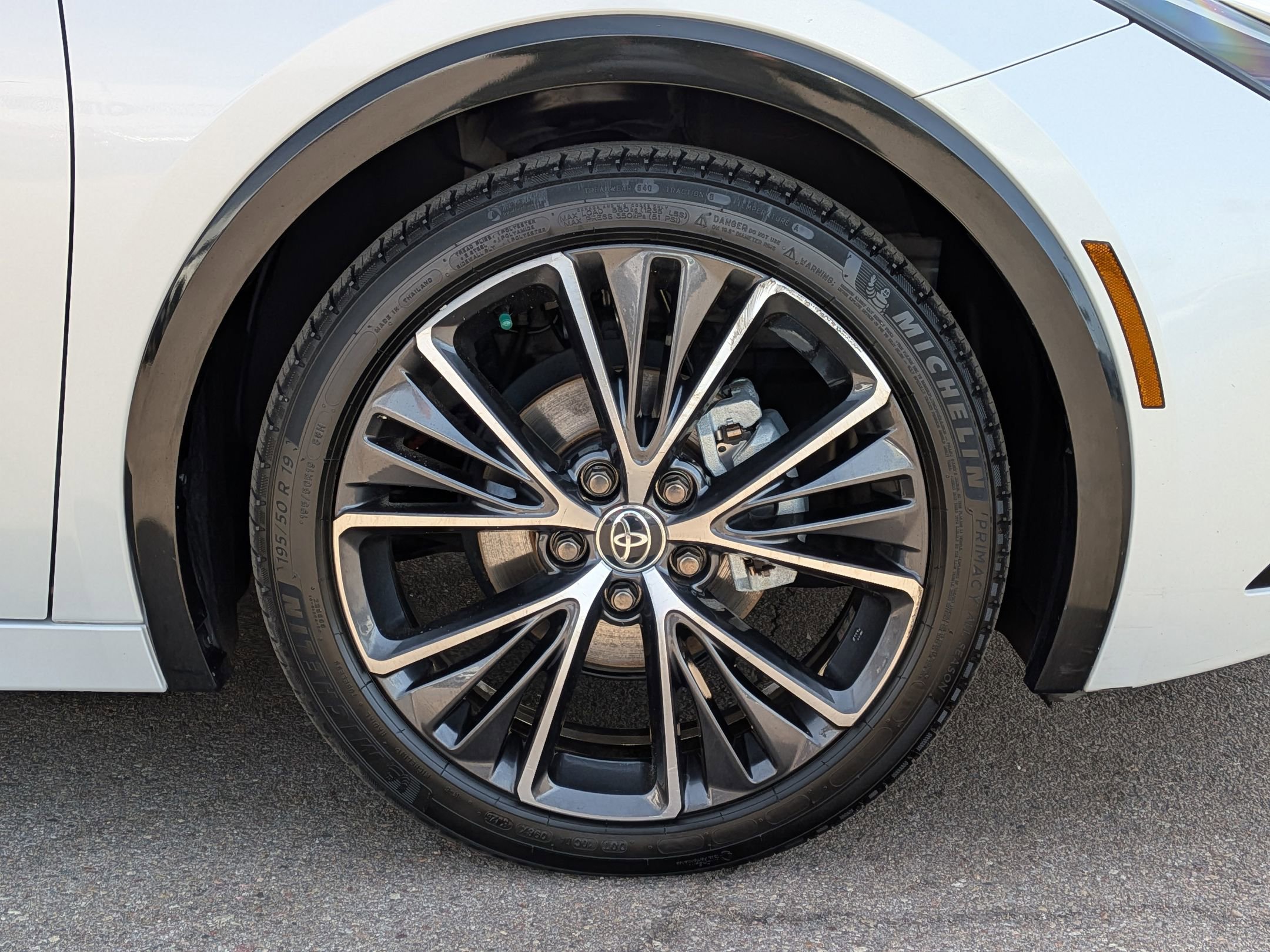 Used 2023 Toyota Prius XLE image 7