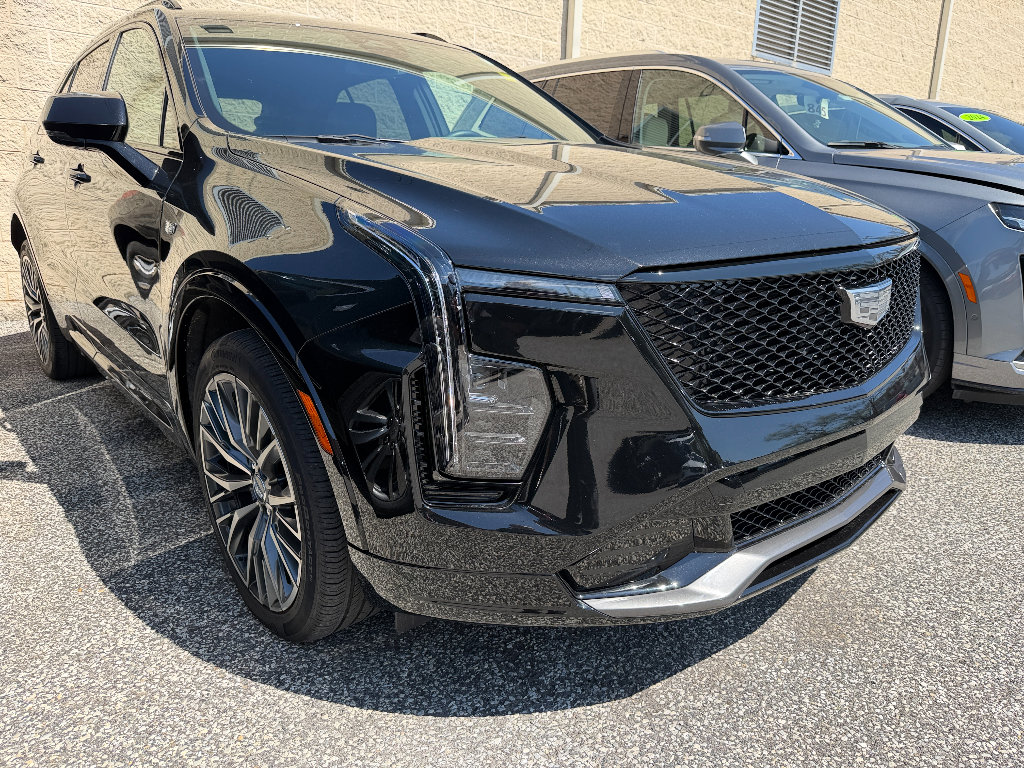 Used 2024 Cadillac XT4 Sport image 4
