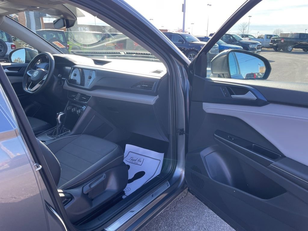 Used 2024 Volkswagen Taos SE image 35